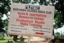 El Gobierno de Uganda intimida los Medios de Comunicación.