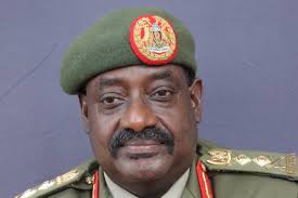 El general Sejusa arrestado mientras las tensiones empeoran antes de las elecciones en Uganda