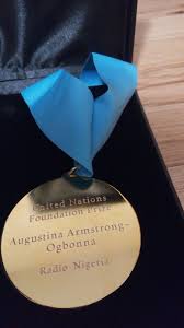 Una periodista nigeriana gana el premio de Oro de la Fundación de la ONU para el desarrollo y la información humanitaria