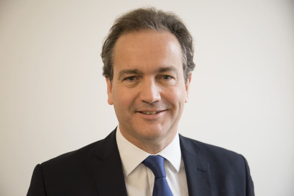 Nick Hurd, ministro británico de desarrollo internacional, visita Nigeria