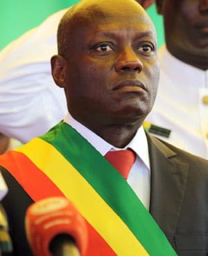 La   oposición de  Guinea  Bissau acusa  al PAIGC  de preparar  un  golpe  contra  el  presidente  José Mario Vaz