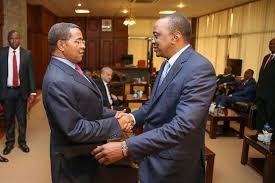Kenyatta y Kikwete se reúnen en Nairobi