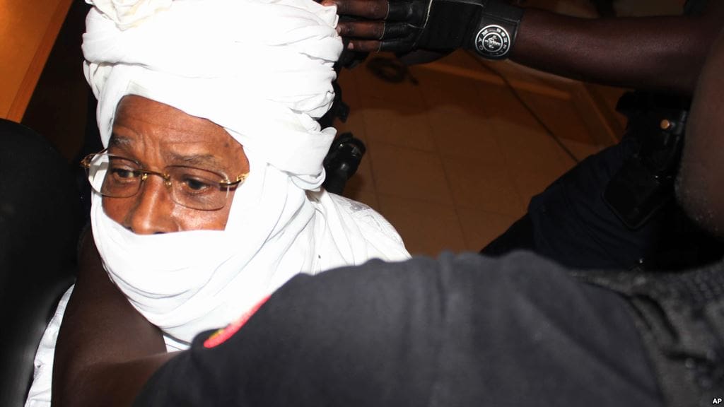 Última   hora :  el  exdictador  del Chad Hissene Habré  condenado a   cadena  perpetua