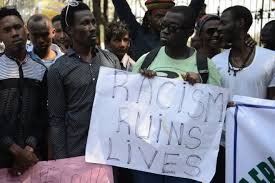 Los estudiantes africanos  en la India sufren de racismo