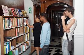 Los 10 mejores autores contemporáneos africanos
