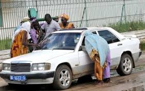 Senegal expulsa  a   mendigos   guineanos