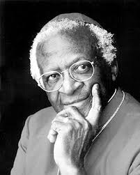 Desmond Tutu operado con «éxito»