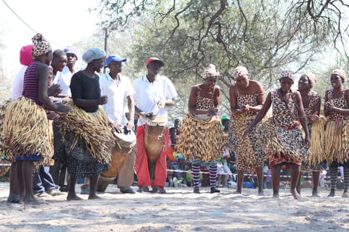 Piden  a  los namibios que   apoyen  los   festivales  culturales
