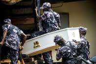En Kasese, Uganda, la familias buscan a sus desaparecidos