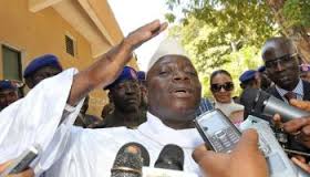 El recién elegido Presidente de la República de Gambia mantiene que no estará más de tres años en el poder