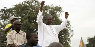 La oposición en Gambia pide  al presidente Jammeh que ceda el poder de inmediato
