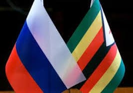 El presidente de Zimbabue solicita ayuda de Putin para superar los crecientes desafíos económicos