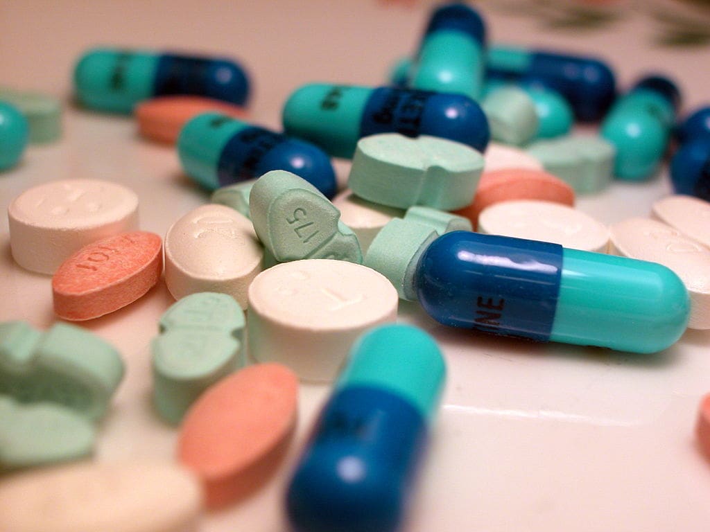 Kenia lleva la lucha contra los medicamentos falsificados a los móviles