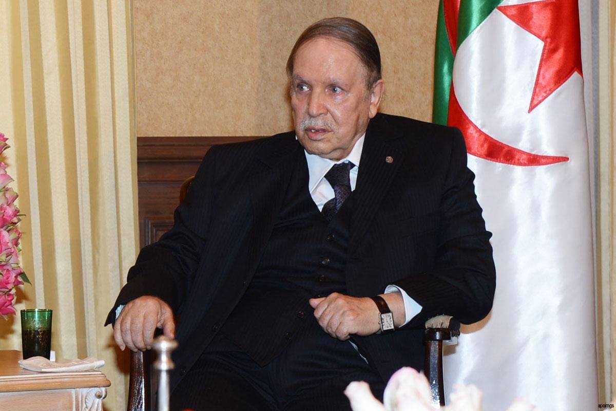 El  presidente  de Argelia Abdelaziz Bouteflika,  una salud extremadamente precaria