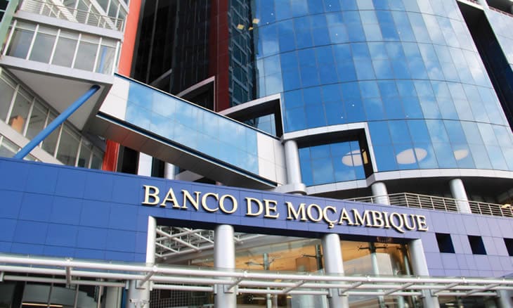 El gobierno de Mozambique gasta más dinero en la construcción de bancos que en escuelas