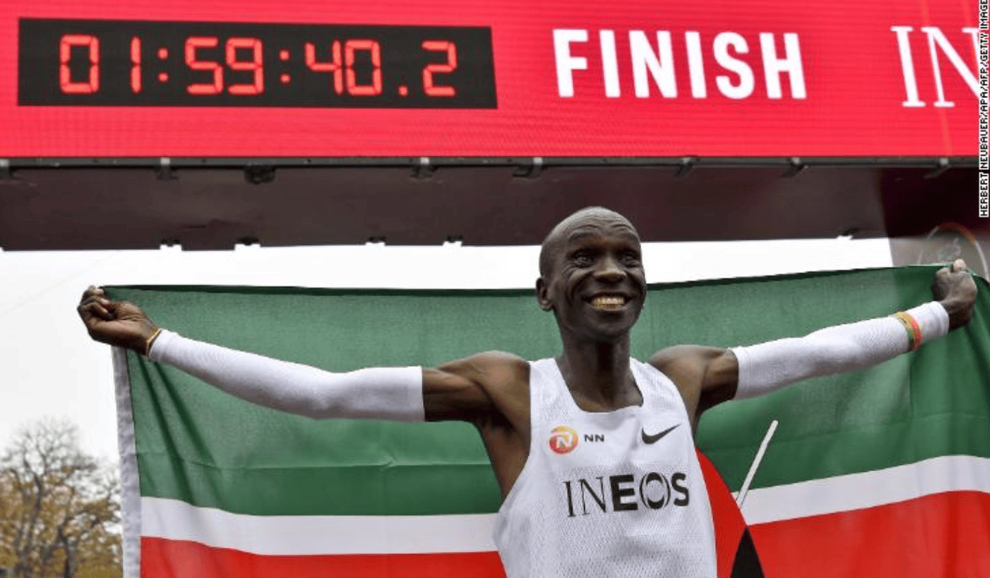 Eliud Kipchoge corre una maratón en menos de dos horas