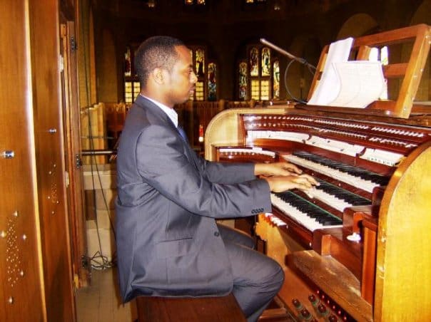 Muere en la  prisión de  Kigali  el  cantante ruandés Kizito Mihigo
