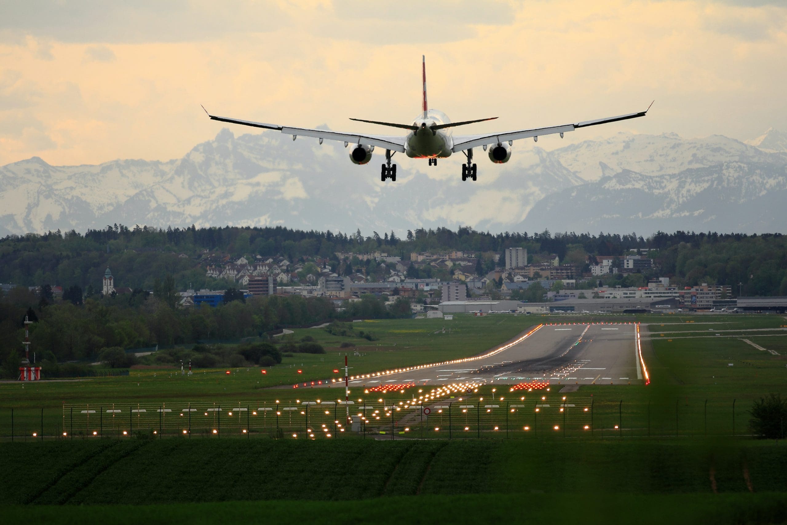 Dos muertos en el aeropuerto de Johannesburgo después del robo de mascarillas