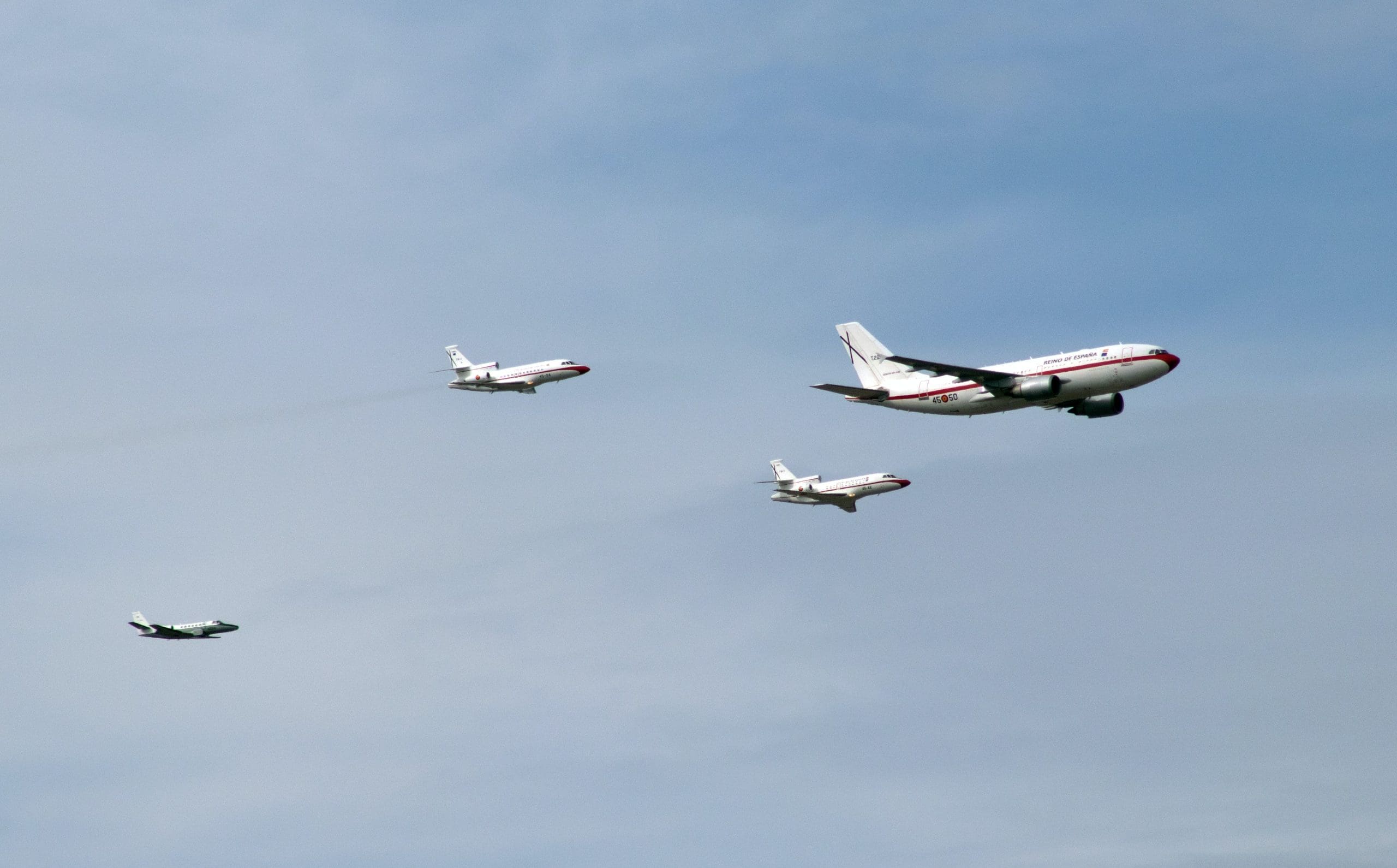 Tanzania prohíbe tres aerolíneas kenianas más en su espacio aéreo