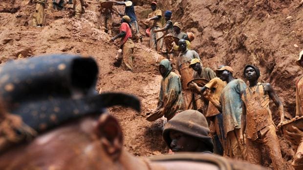 Las dificultades de las mujeres en el sector de la minería artesanal de África