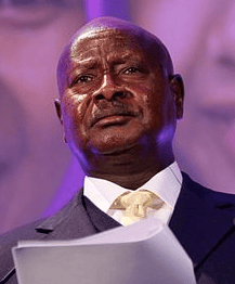 El gobierno de Uganda desmiente haberse vacunado antes que el resto