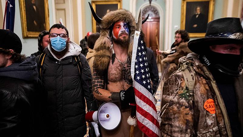 La policía del Capitolio recuerda los horrores del 6 de enero