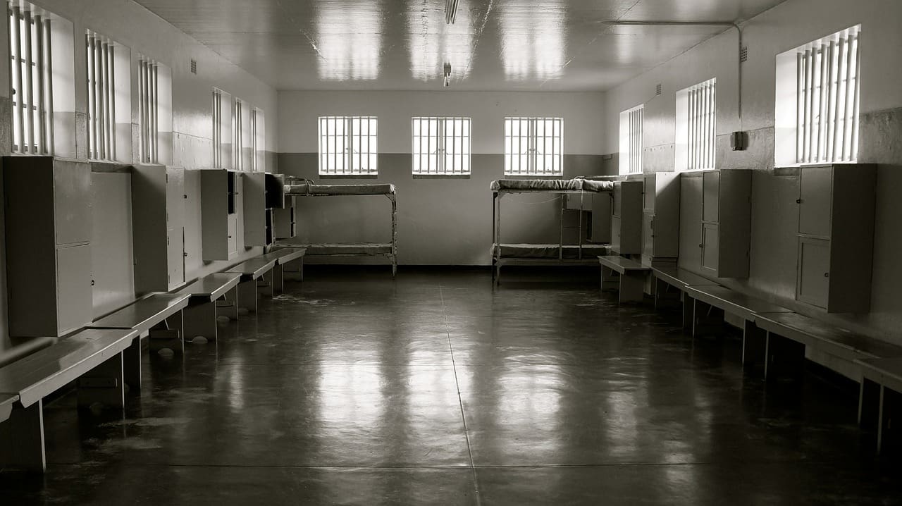 prison-589020_1280.jpg